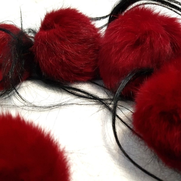 NEW Angora fur pom pom ball statement scarf - Picture 2 of 3